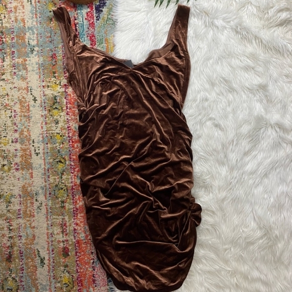 Plus size Fashion Nova Brown Velvet Corset Ruched Cinched Mini Dress - Picture 4 of 4
